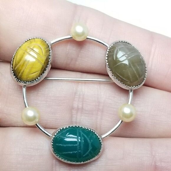 Vintage Sterling Silver Scarab Carved Stone Agate Circle Brooch, Estate - Picture 5 of 8